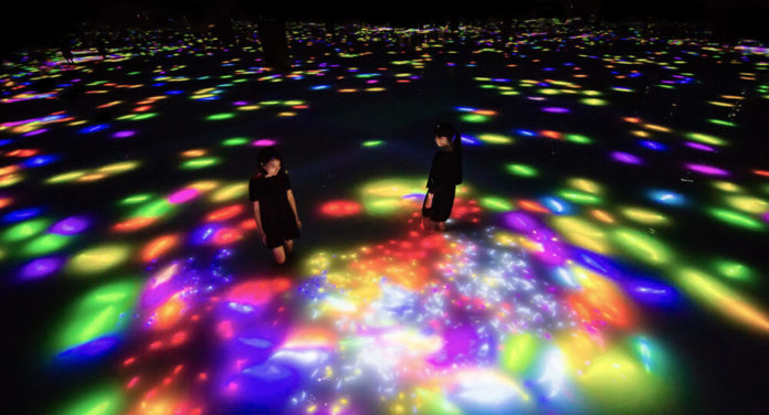 Is Teamlab borderless or planets better?