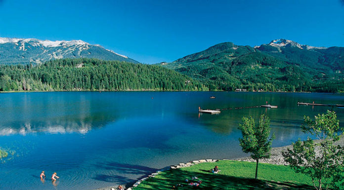 Is Whistler or Blackcomb better? Is Whistler or Blackcomb better?
