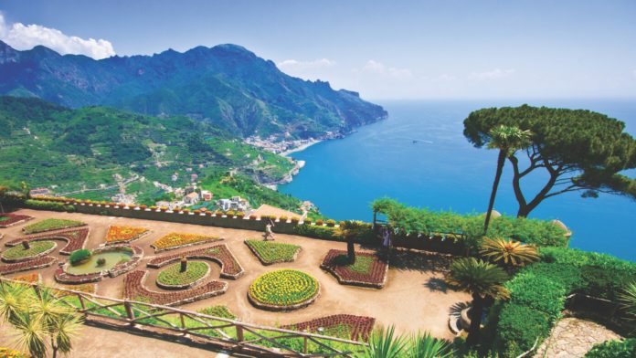 Is it better to stay in Amalfi or Positano?