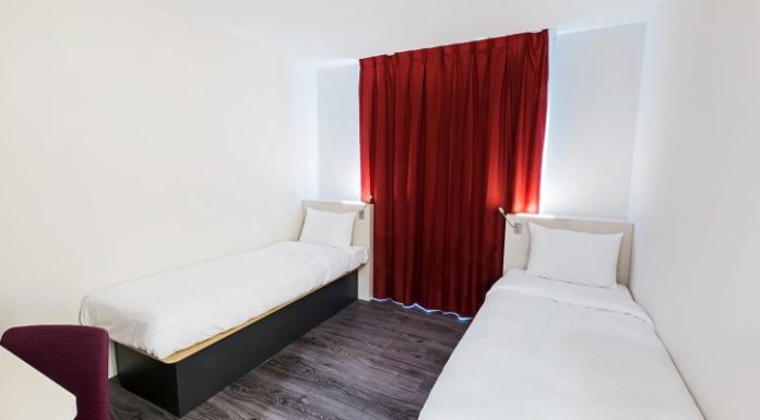 Is it better to stay in Zurich or Lucerne? Is it better to stay in Zurich or Lucerne?