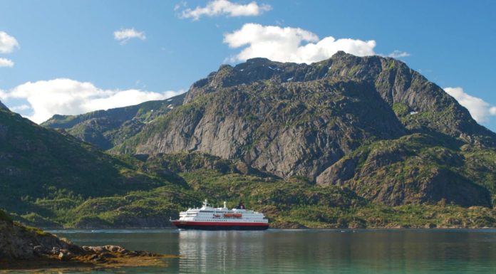 Is it cheaper to fly or drive? Is it cheaper to fly or drive?