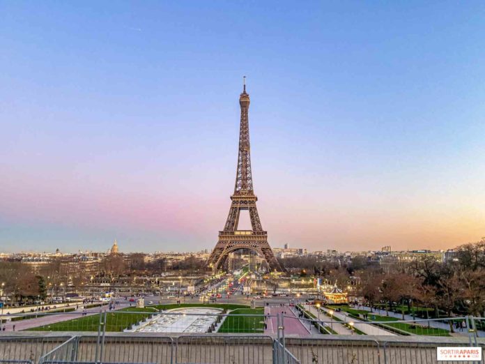 Is the Eiffel Tower in Montmartre?