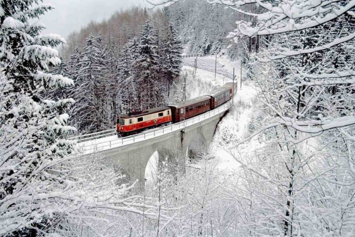 Is the train ride from Munich to Salzburg scenic?