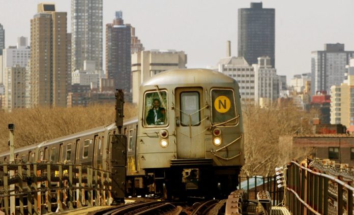 Is there a daily pass for the New York subway?