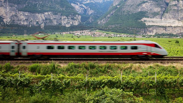 Is there a high speed train from Rome to Venice?
