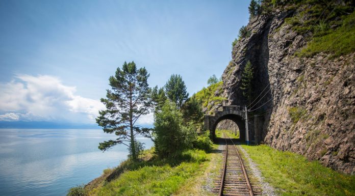Is there a train that goes to Lake Tahoe? Is there a train that goes to Lake Tahoe?