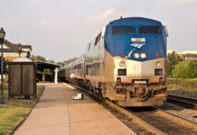 Is there public train from Alexandria VA to Washington DC? Is there public train from Alexandria VA to Washington DC?