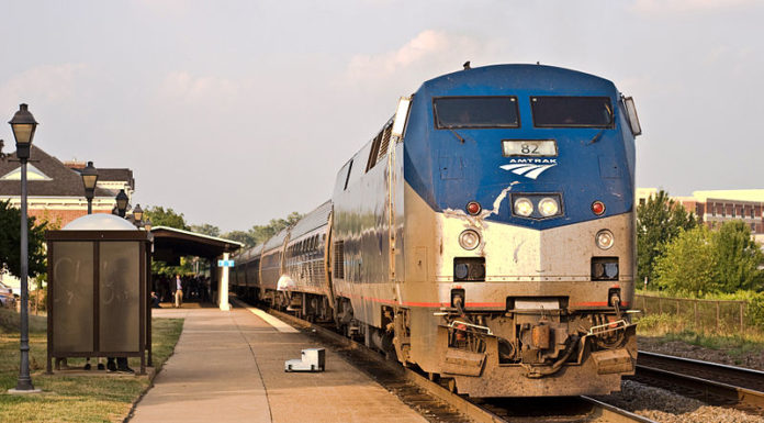 Is there public train from Alexandria VA to Washington DC? Is there public train from Alexandria VA to Washington DC?