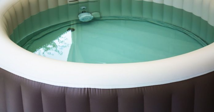 Pourquoi la piscine fait des bulles ?