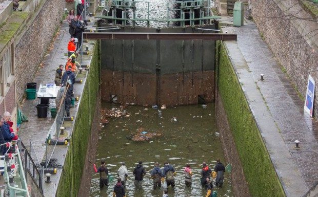 Quand il vide le canal de Paris ? Quand il vide le canal de Paris ?