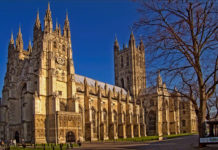 Quelle différence entre basilique et cathédrale ? Quelle différence entre basilique et cathédrale ?