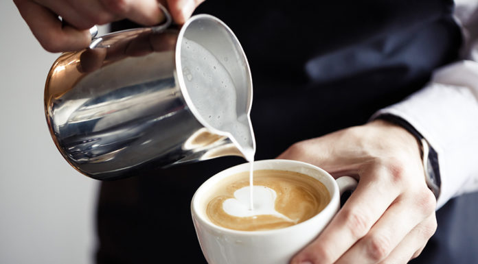 Quelle est la différence entre un latte et un cappuccino ? Quelle est la différence entre un latte et un cappuccino ?