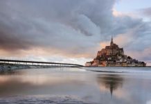 Quelle est la particularité du Mont-saint-michel ? Quelle est la particularité du Mont-saint-michel ?