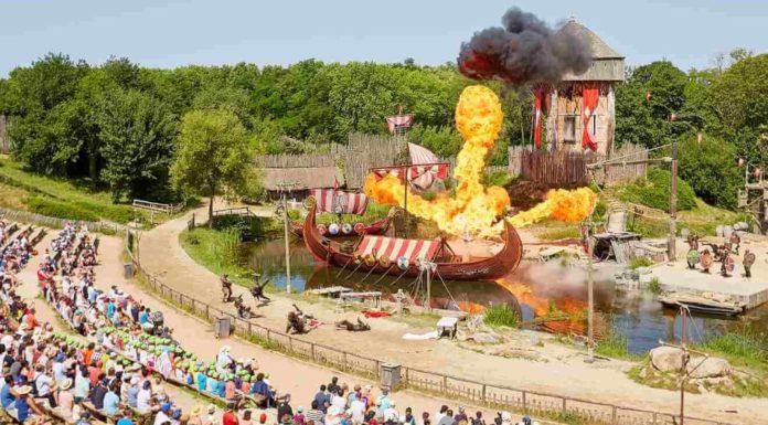 Quelle est la ville la plus près du Puy du Fou ? Quelle est la ville la plus près du Puy du Fou ?