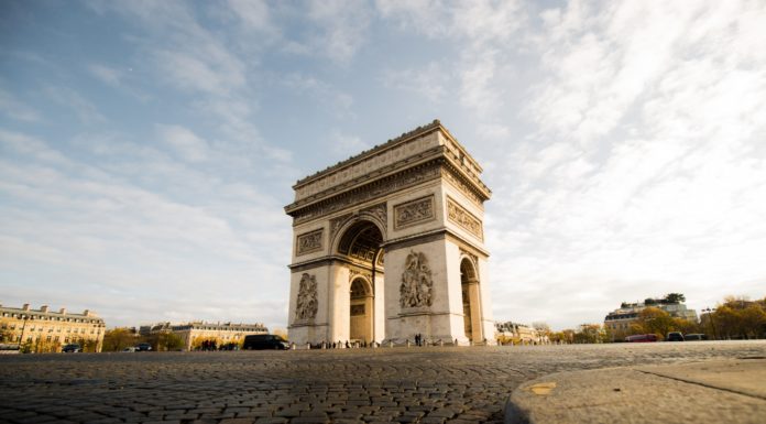 Qui a demandé à construire l’Arc de Triomphe Etoile ? Qui a demandé à construire l'Arc de Triomphe Etoile ?