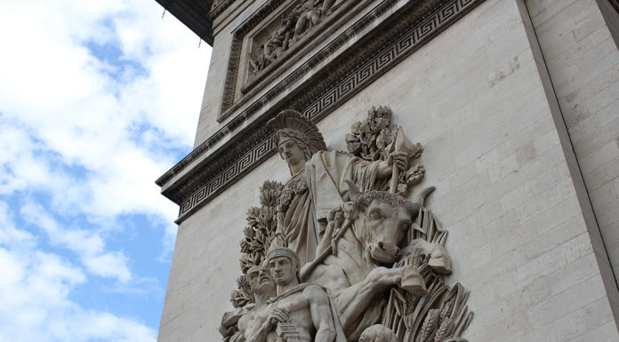 Qui est enterré sous l’Arc de Triomphe ? Qui est enterré sous l'Arc de Triomphe ?