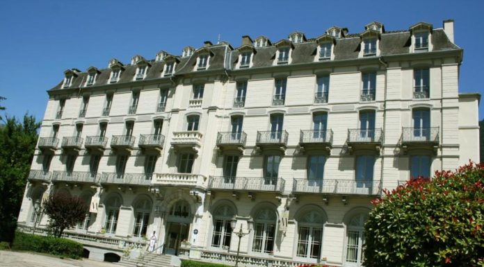 Qui paie la commission de booking ? Qui paie la commission de booking ?