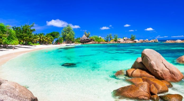 Should I go to Mahe or Praslin? Should I go to Mahe or Praslin?