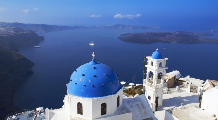 Should you go to Mykonos or Santorini first? Should you go to Mykonos or Santorini first?