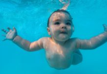 What are 4 extra facts about Aphrodite? What are 4 extra facts about Aphrodite?