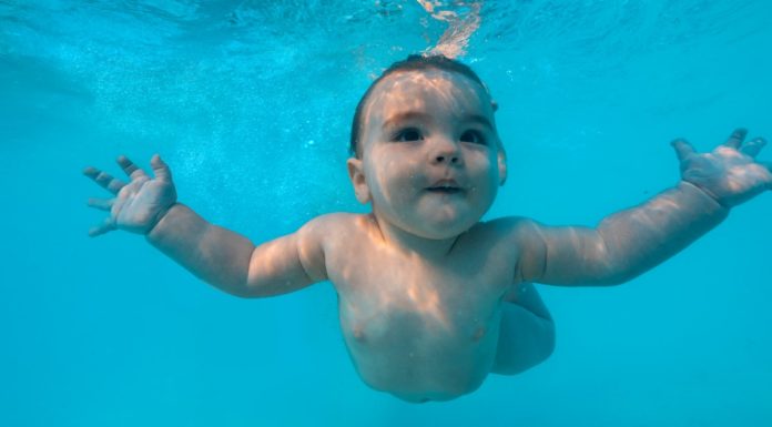 What are 4 extra facts about Aphrodite? What are 4 extra facts about Aphrodite?