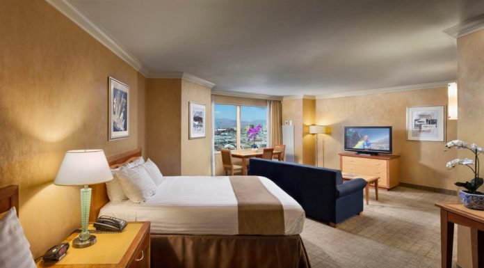 What are examples of amenities? What are examples of amenities?