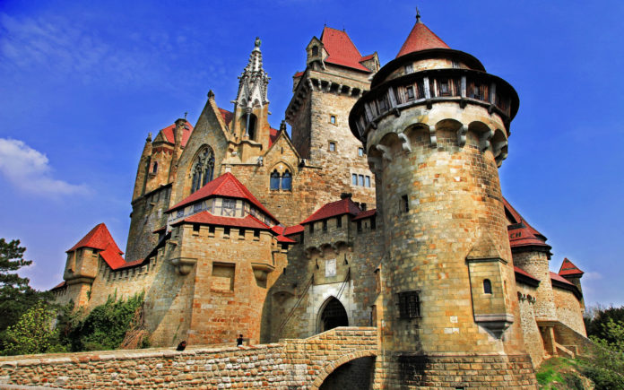 What castle inspired the Disney castle?