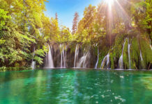 What city is closest to Plitvice Lakes? What city is closest to Plitvice Lakes?