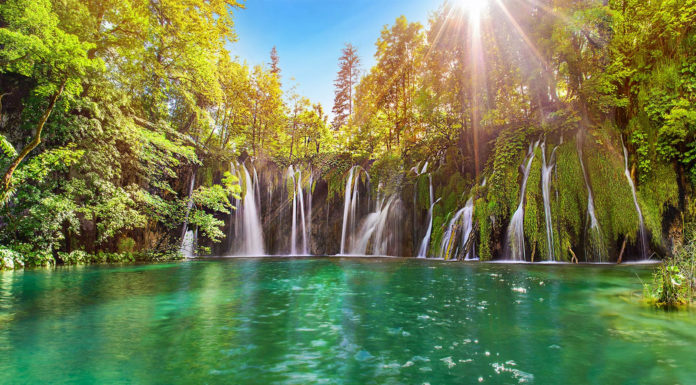 What city is closest to Plitvice Lakes? What city is closest to Plitvice Lakes?