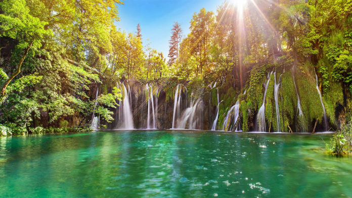 What city is closest to Plitvice Lakes?