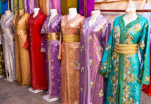 What clothes do the Maasai wear? What clothes do the Maasai wear?
