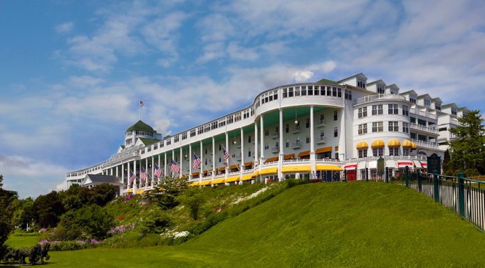 What do you wear to the Grand Hotel Mackinac Island? What do you wear to the Grand Hotel Mackinac Island?