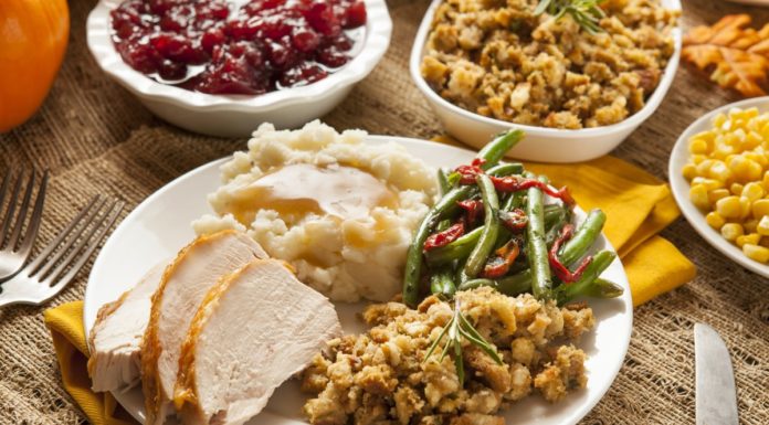 What is a traditional Christmas dinner menu? What is a traditional Christmas dinner menu?