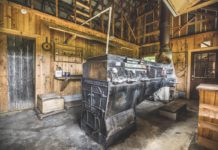 What is a traditional sugar shack experience? What is a traditional sugar shack experience?