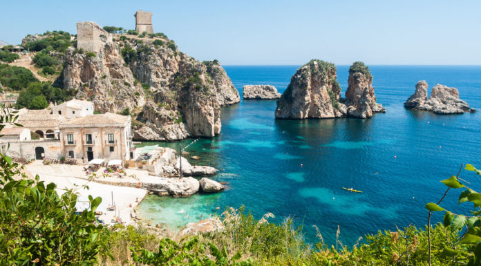What is better Sardinia or Sicily? What is better Sardinia or Sicily?