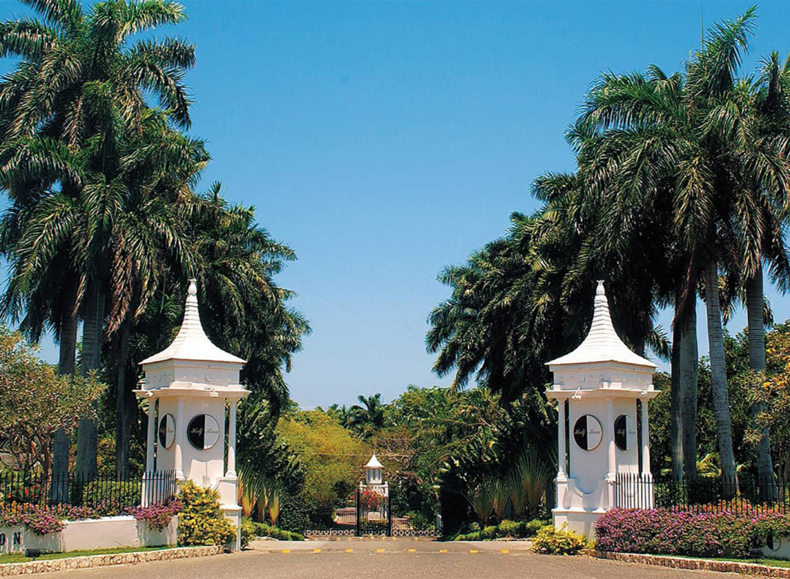 What is half board at a Holiday Inn? Portail des