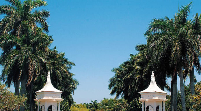 What is half board at a Holiday Inn? What is half board at a Holiday Inn?