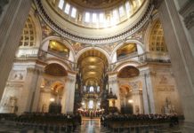 What is inside St Paul’s cathedral? What is inside St Paul's cathedral?