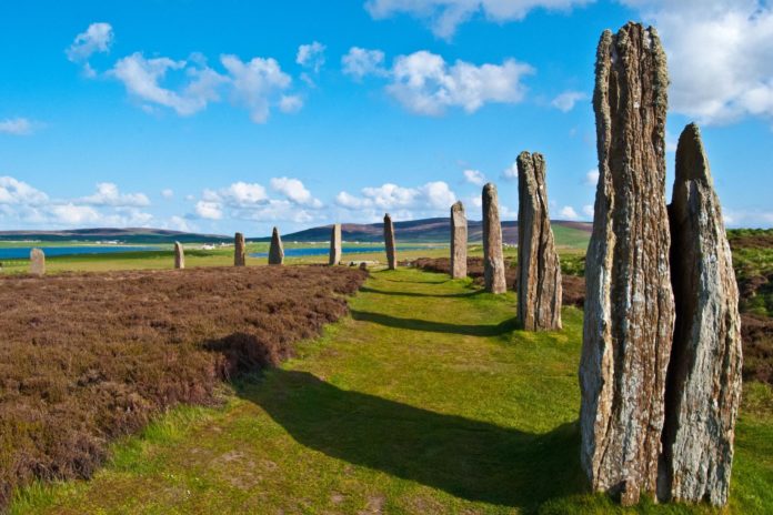 What is the best time of year to visit the Shetland Islands?