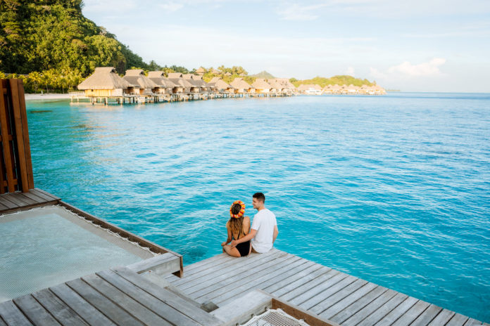 What is the cheapest time to fly to Bora Bora?