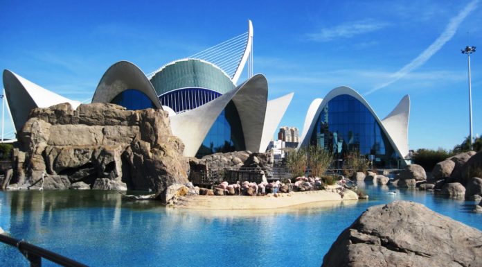 What is the closest city to Valencia? What is the closest city to Valencia?
