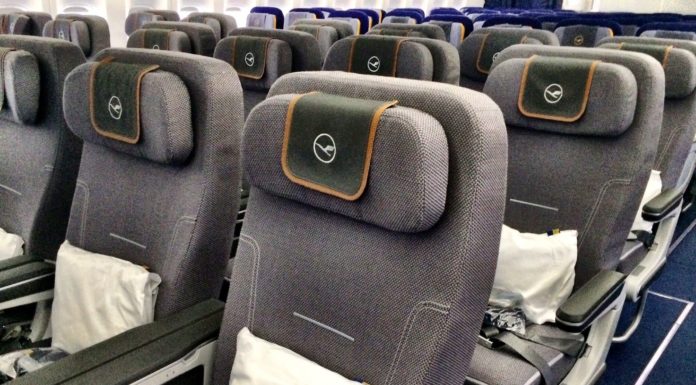 What is the difference between Economy Class and Premium Economy Class? What is the difference between Economy Class and Premium Economy Class?