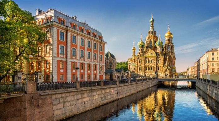 What is the famous church on St Petersburg Russia? What is the famous church on St Petersburg Russia?