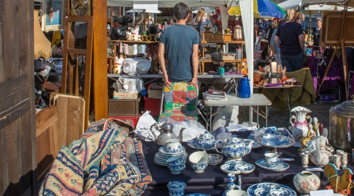What is the longest flea market in the US? What is the longest flea market in the US?