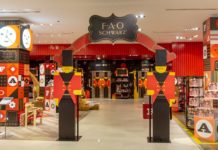 What is the name of the biggest toy shop in New York? What is the name of the biggest toy shop in New York?