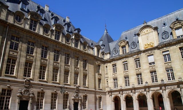 What is the oldest café in Paris? What is the oldest café in Paris?