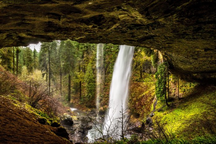 What is the only national park in the state of Oregon?