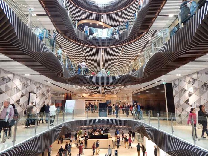 What is the second biggest shopping centre in Melbourne?