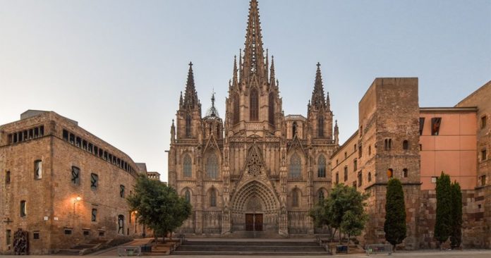 What should I avoid in Barcelona?