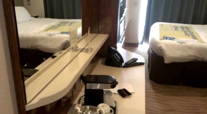 What shows are on Norwegian Breakaway? What shows are on Norwegian Breakaway?